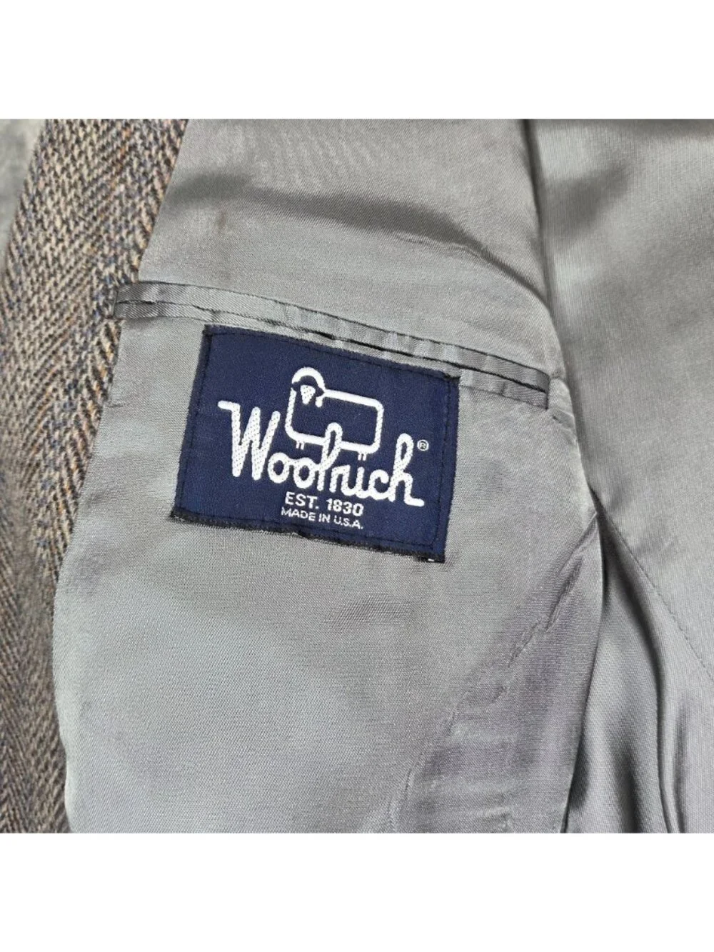 Vintage Woolrich Sport Coat Mens 46R Blue Herringbone Wool Tweed Blazer Jacket